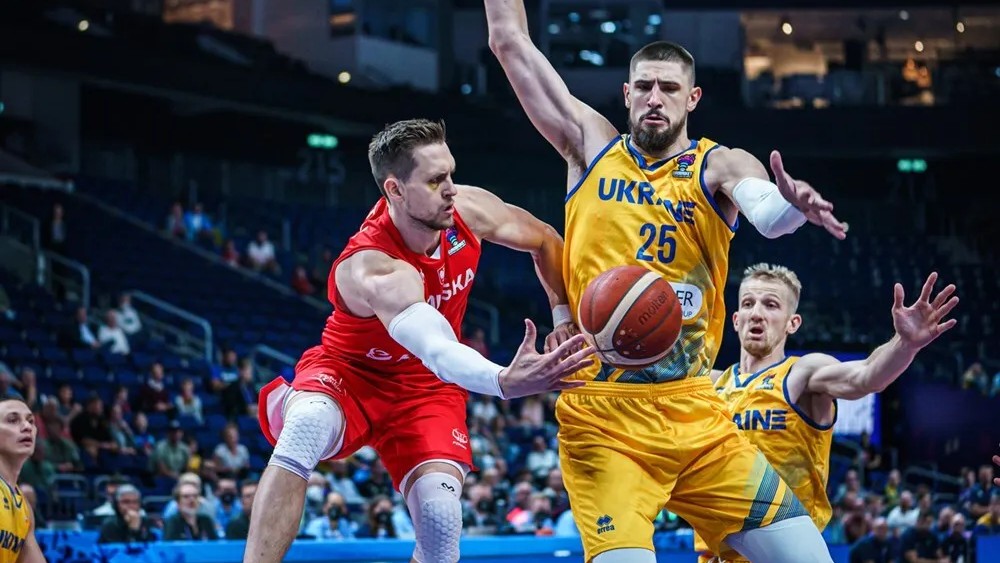 Алекс Лень у матчі збірної України на Євробаскеті.
