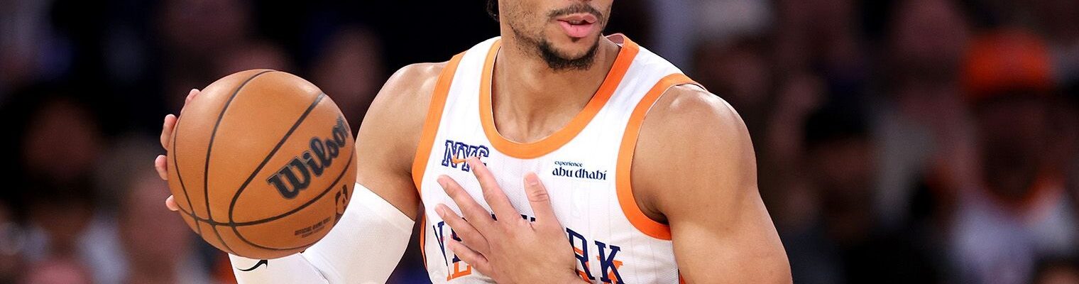 Джош Харт у формі Нью-Йорк Нікс під час матчу