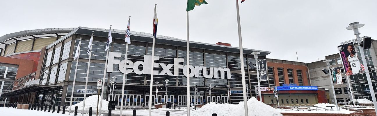 FedExForum у Мемфісі. Через зимовий шторм НБА перенесла запланований матч Денвер Наггетс — Мемфіс Гріззліз.