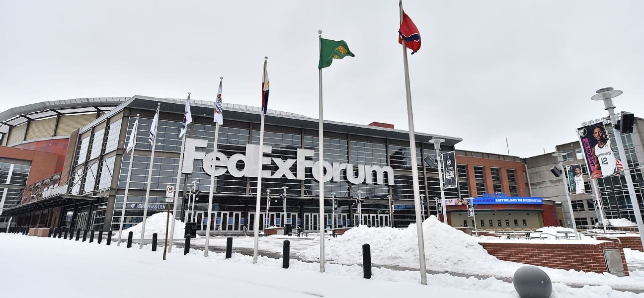FedExForum у Мемфісі. Через зимовий шторм НБА перенесла запланований матч Денвер Наггетс — Мемфіс Гріззліз.