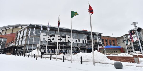 FedExForum у Мемфісі. Через зимовий шторм НБА перенесла запланований матч Денвер Наггетс — Мемфіс Гріззліз.